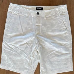 Express Shorts Men Size 32 New without tag